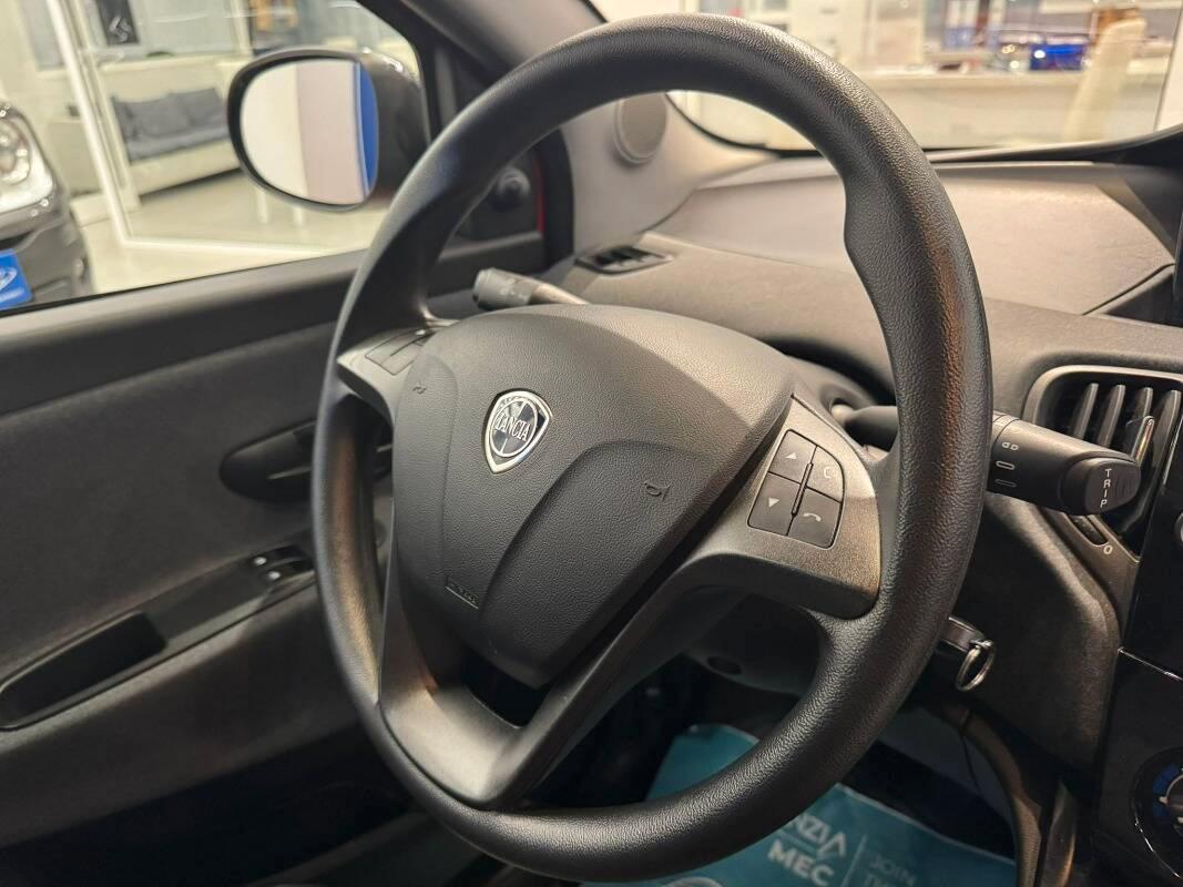 Lancia Ypsilon III 1.0 firefly hybrid Silver s&s 70cv