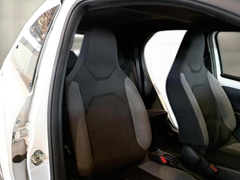 TOYOTA AYGO X 1.0B 72 CV ACTIVE S-CVT SUV