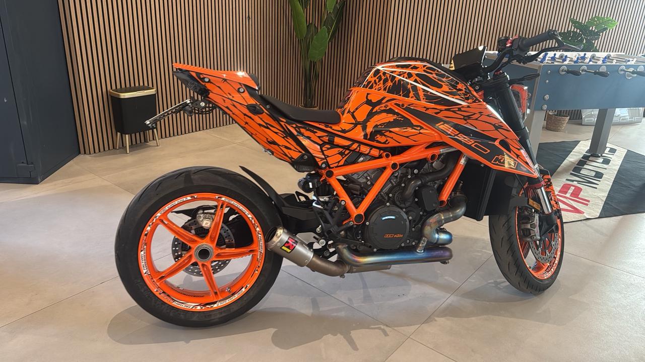 KTM SUPERDUKE 1290 R SCARICO AKRAPOVIC