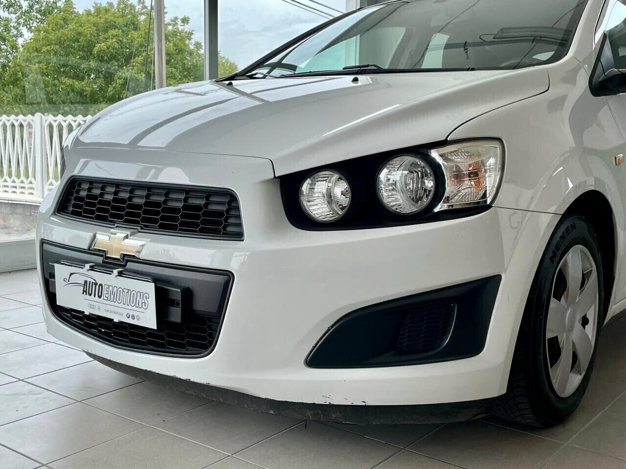 Chevrolet Aveo 1.2 - Clima & Cruise Control