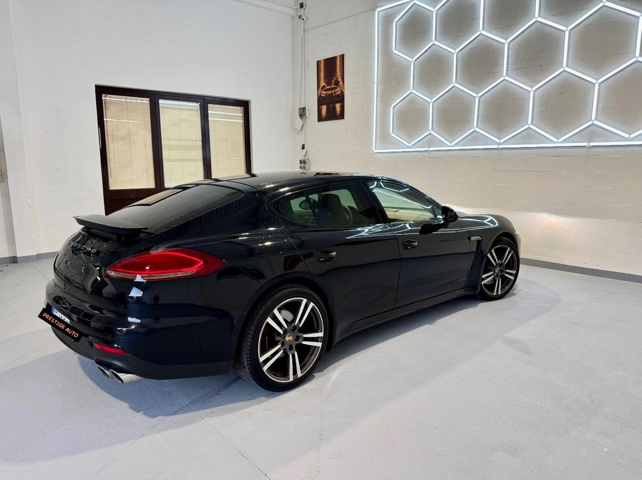 Porsche Panamera 3.0 Diesel 300CV - Full Optional