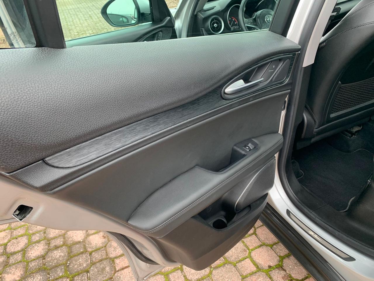 Alfa Romeo Stelvio 2.2 Turbodiesel 210 CV AT8 Q4 Super