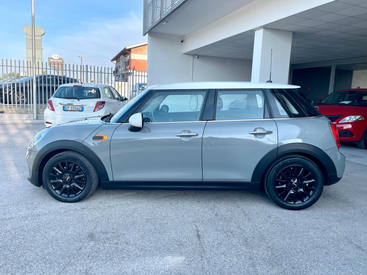 Mini Cooper D 1.5 116cv Business Auto