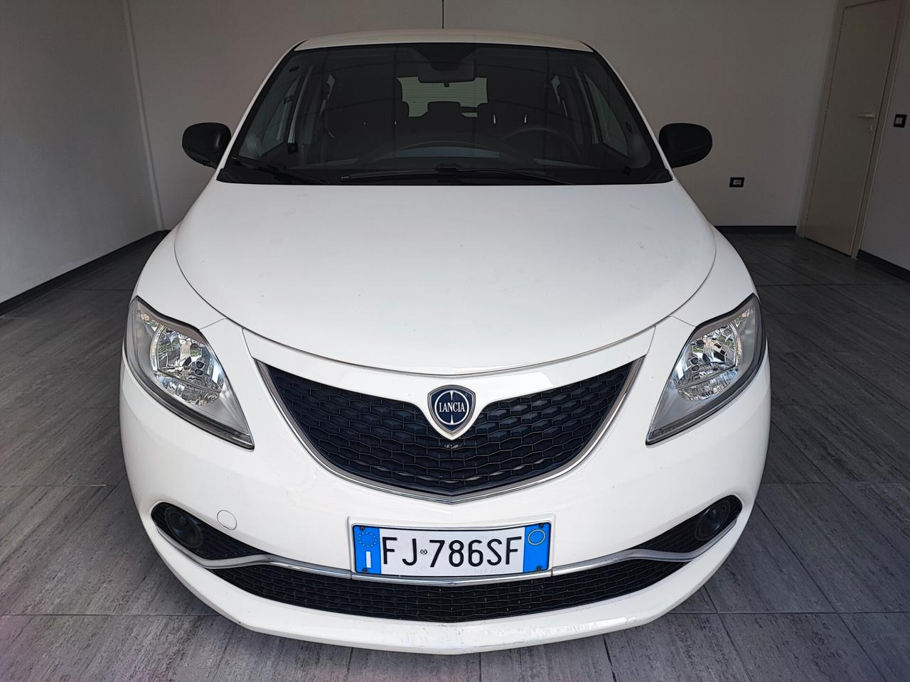 Lancia Ypsilon 0.9 TwinAir 85 CV 5 porte S&S DFN Gold