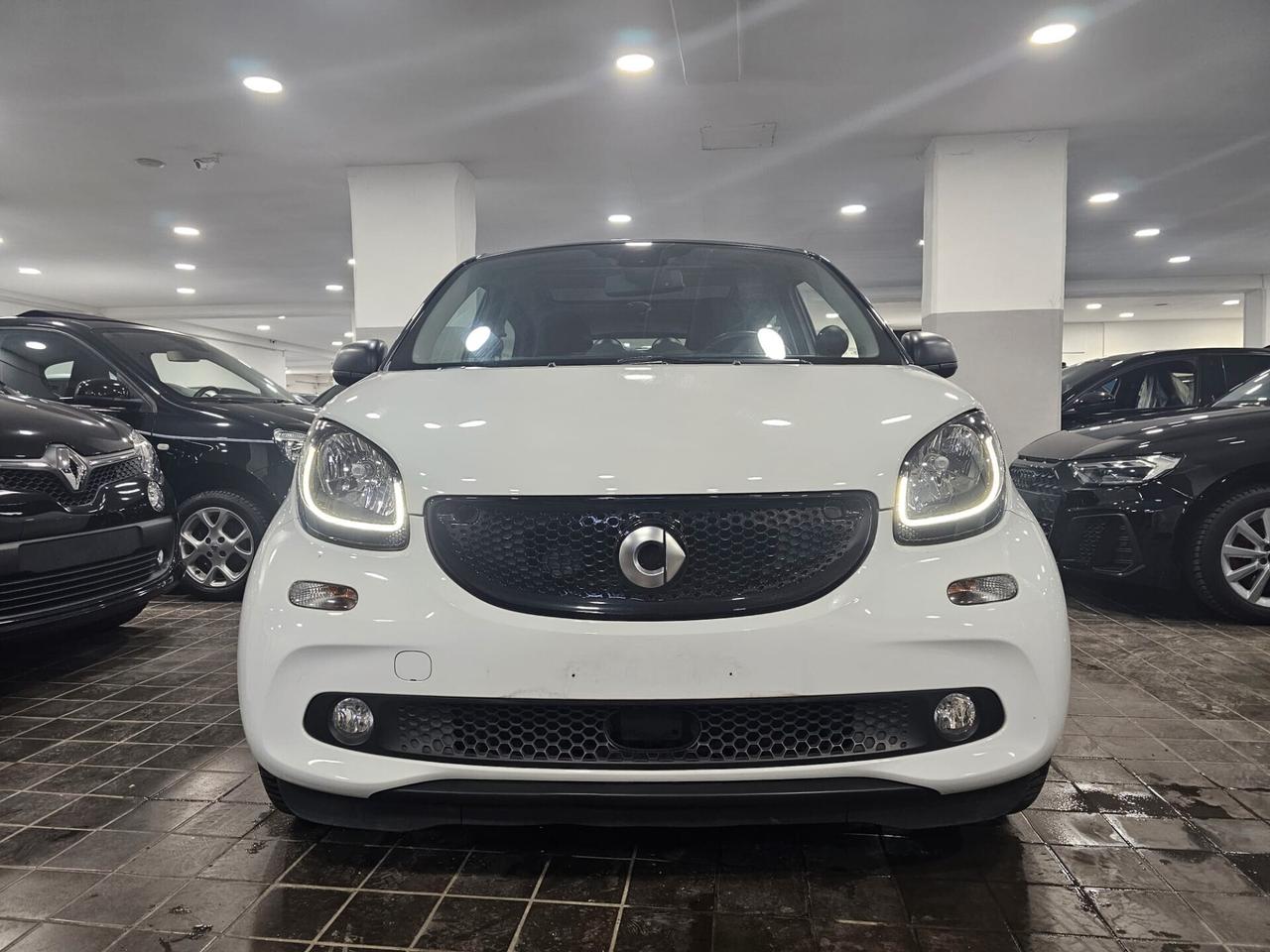 NUOVA SMART FORFOUR IDENTITY BLACK EDITION PASSION 0.9 BENZ 90CV TWINAMIC
