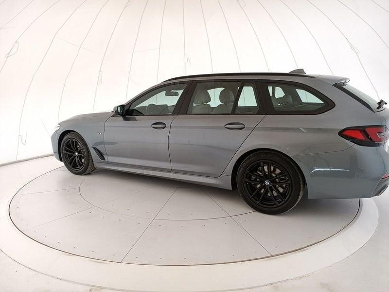 BMW Serie 5 G/30-31-F90 520d Touring mhev 48V xdrive Msport auto