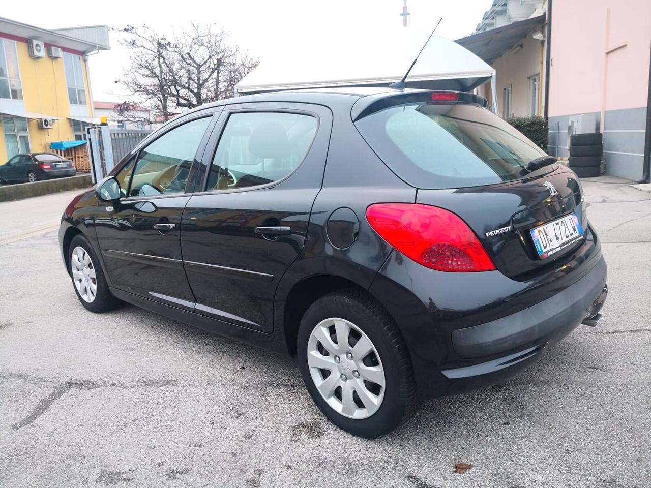 Peugeot 207 1.4 benz 95CV 5p. ***NEOPATENTATI***