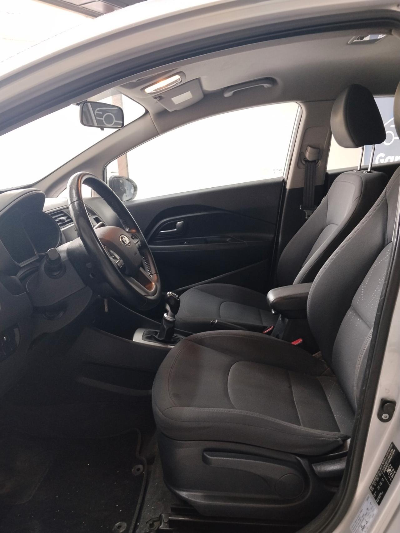 Kia Rio 1.1 diesel 75 CV 2013 CON GARANZIA