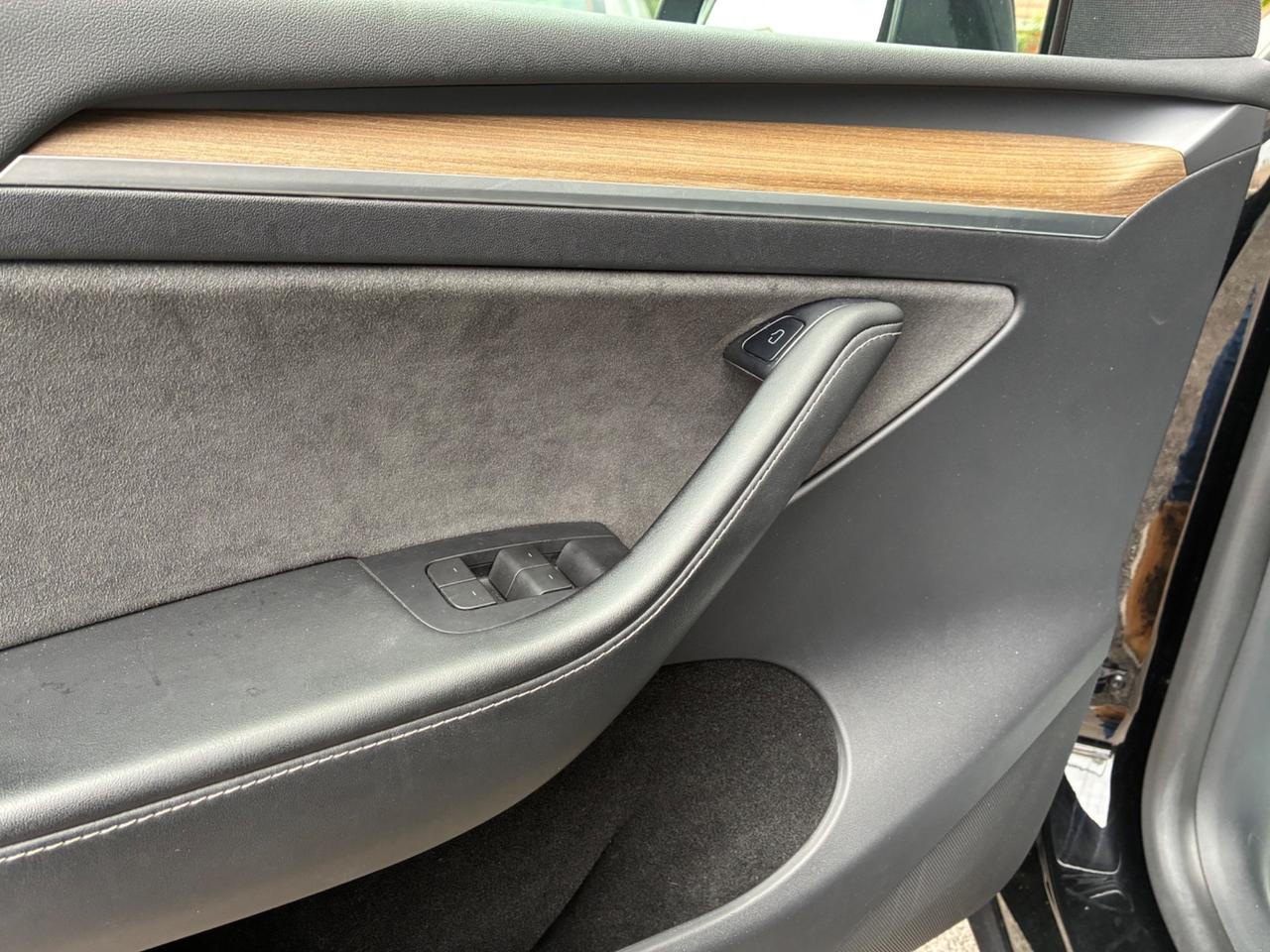 Tesla Model Y Long Range Dual Motor 4WD