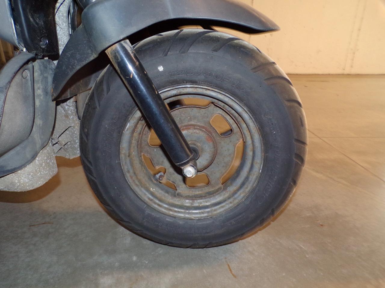SCOOTER HONDA ZOOMER 50 4T DEL 2005 57.200 KM MOTORE SOSTITUITO NEL 2023
