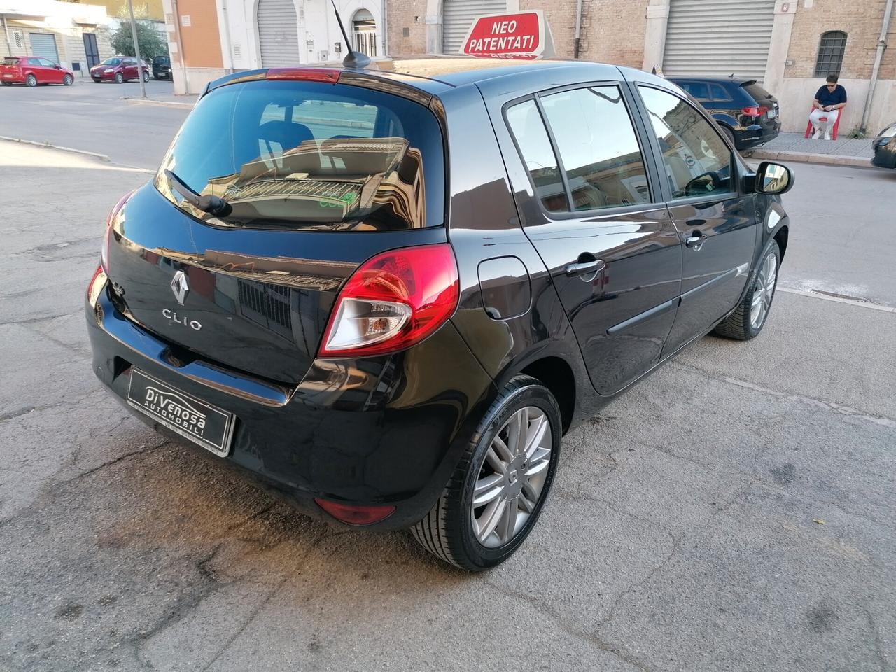 Renault Clio 1.2 Benzina PARI AL NUOVO