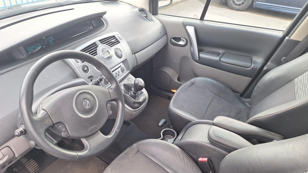 Renault Scenic 1.6 UNIPRO