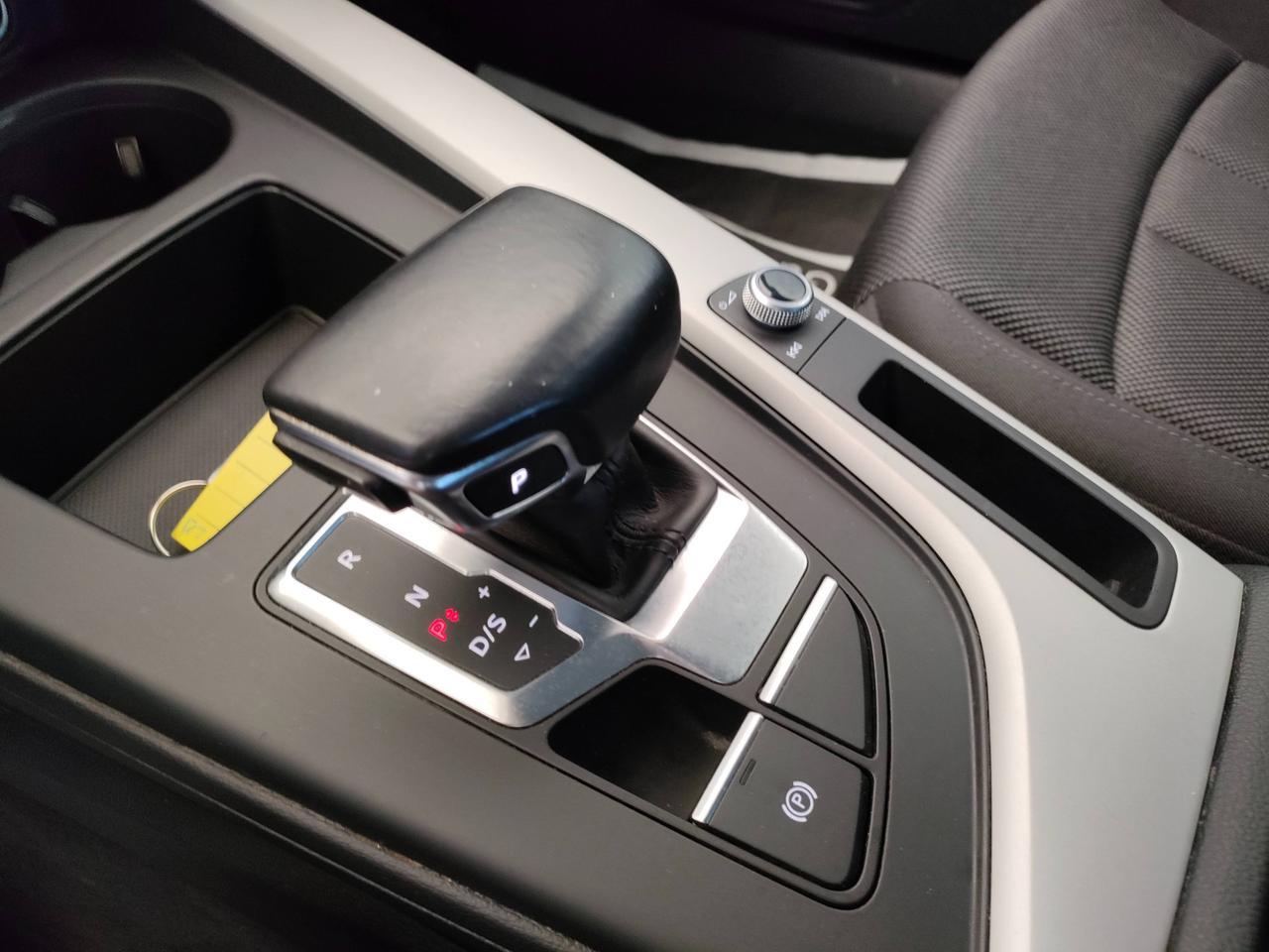 AUDI A4 V 2019 Avant - A4 Avant 30 2.0 tdi mhev Business 136cv s-tronic