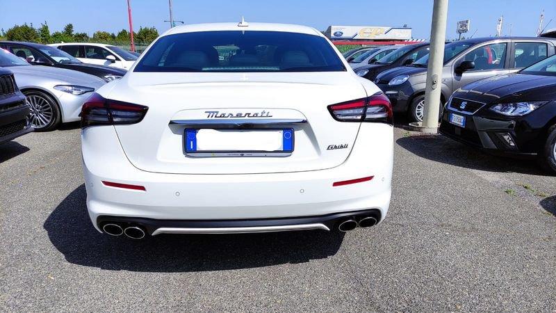 Maserati Ghibli 330 CV MHEV GT