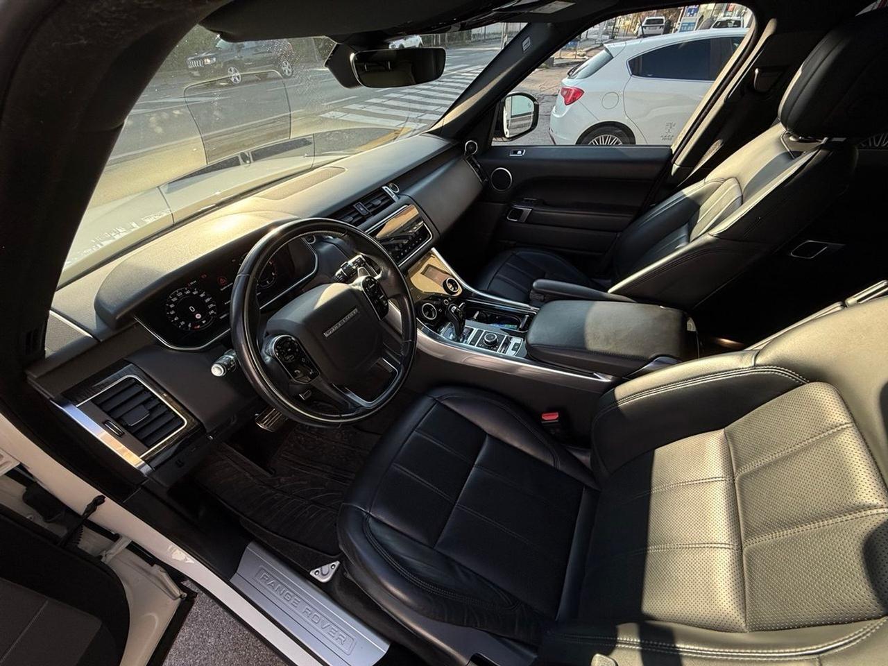 Land Rover Range Rover Sport 3.0 SDV6 #8328