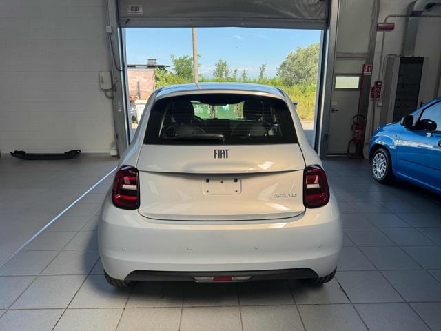 FIAT 500 Berlina Hybrid Icon
