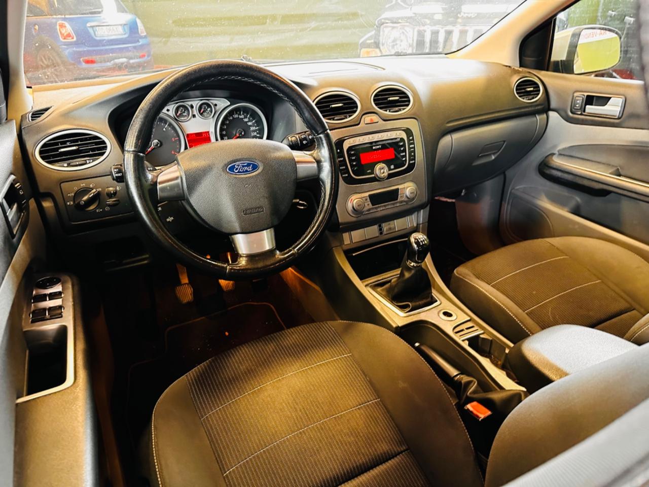 Ford Focus 1.6 TDCi Titanium Ok Neopatentati