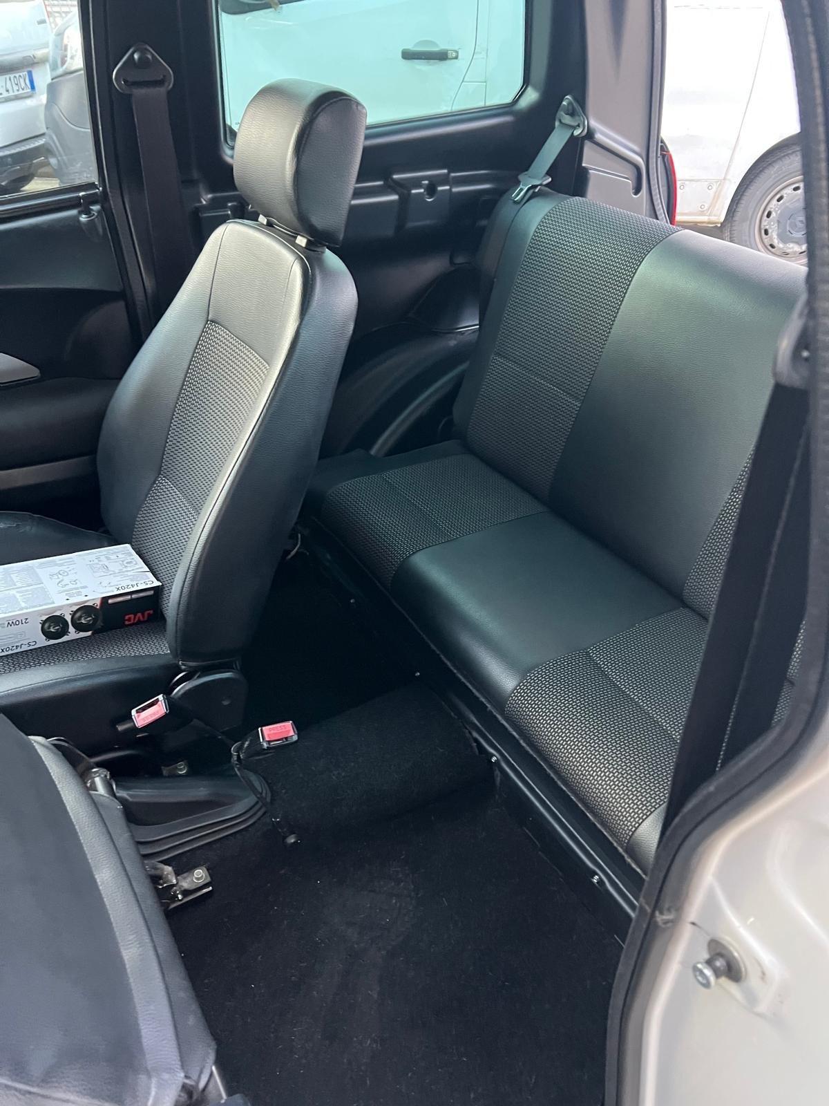 Aixam Crossover Premium Vision 4 posti si guida dai 16 anni con patente B1