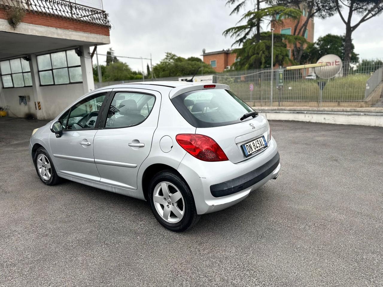 Peugeot 207 marciante con problemi