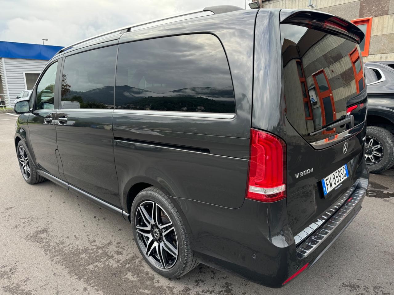 Mercedes-benz V 300 d Automatic 4Matic Premium Business Long