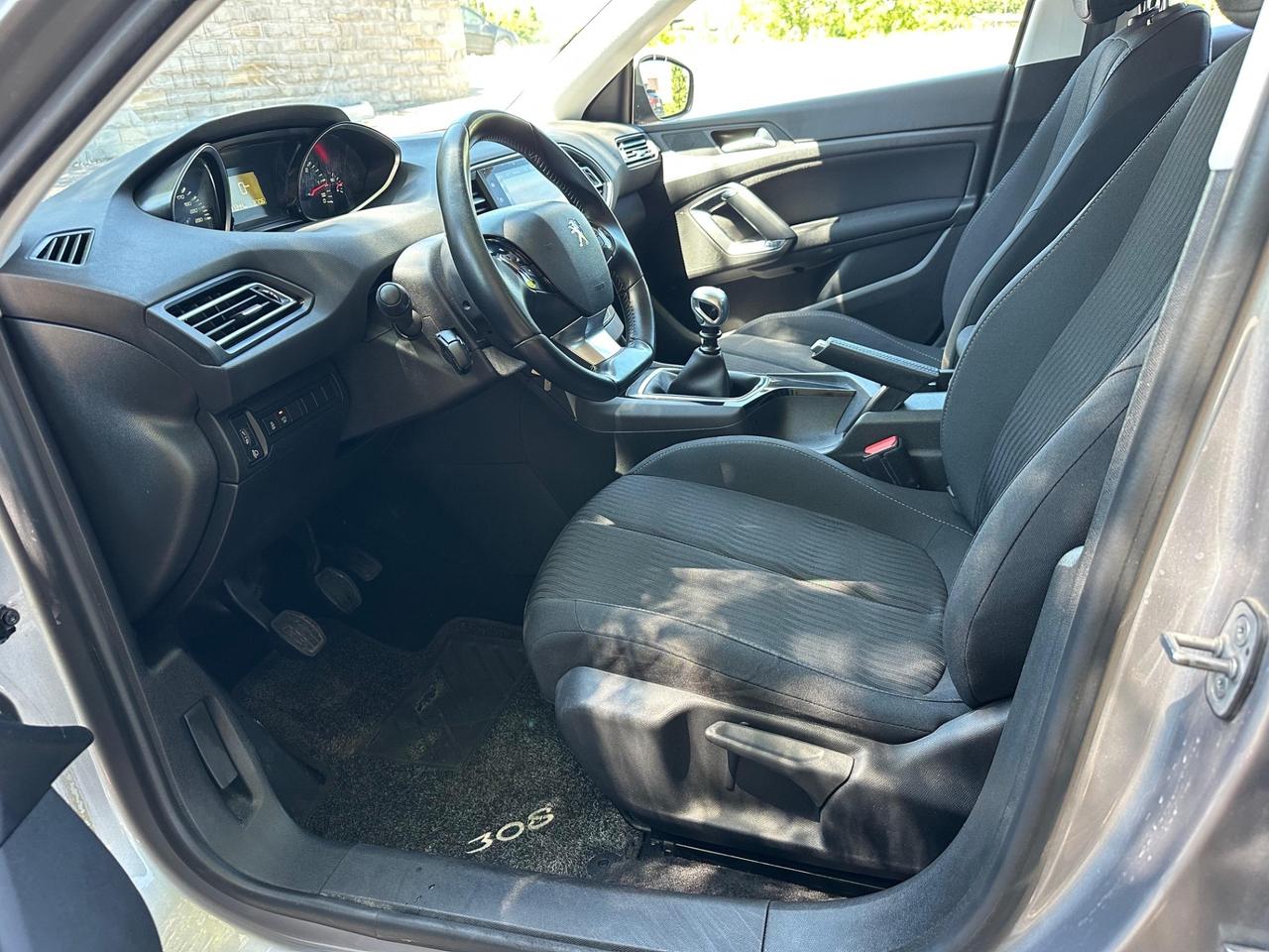 Peugeot 308 BlueHDi 120 S&S SW Allure
