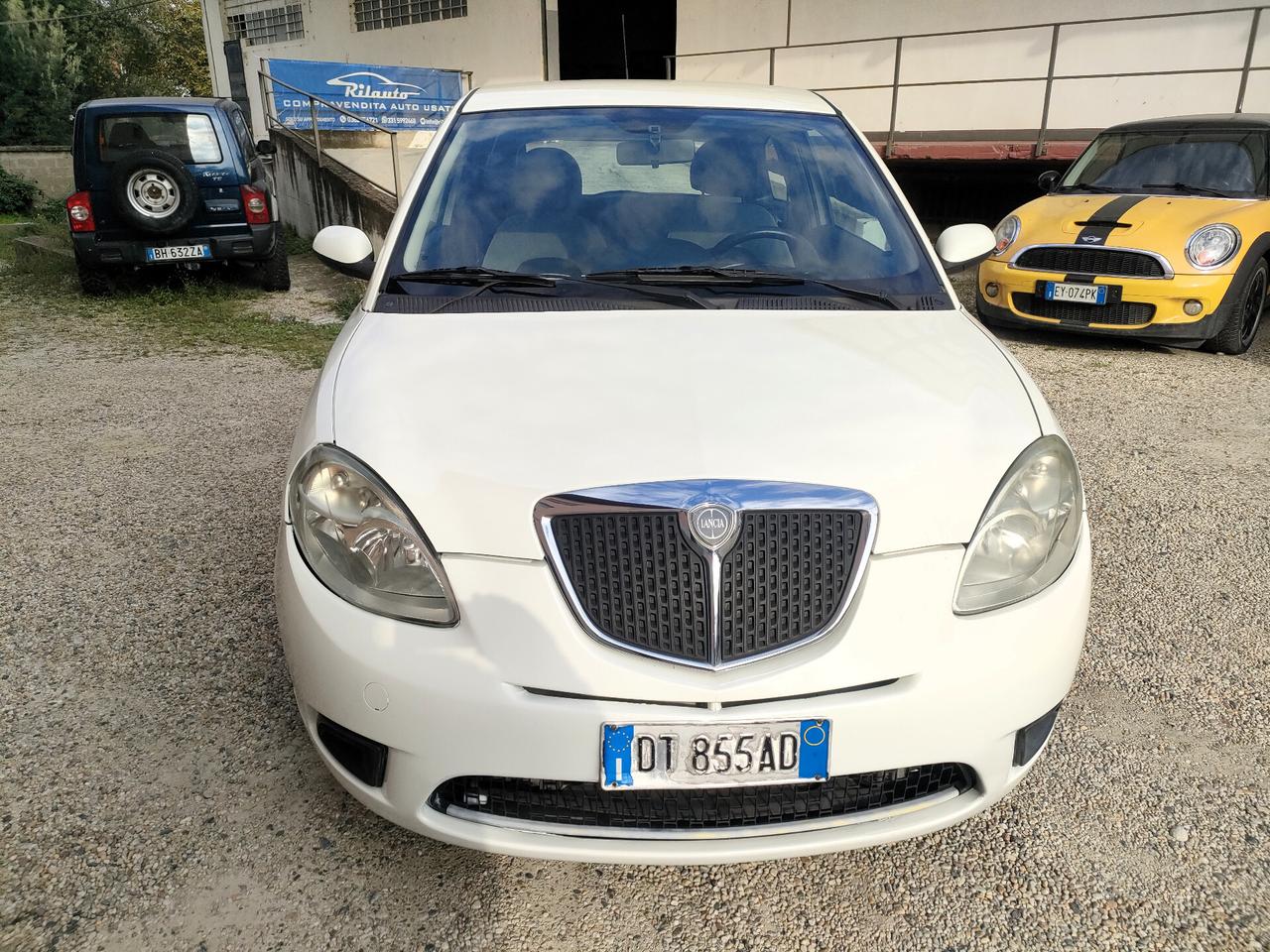 Lancia Ypsilon 1.2 8v Platino