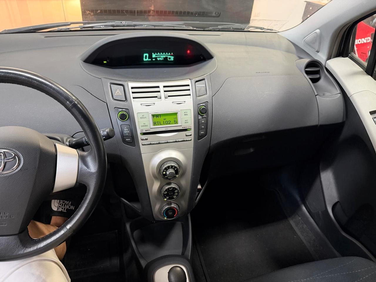 Toyota Yaris 1.3 5 porte Sol
