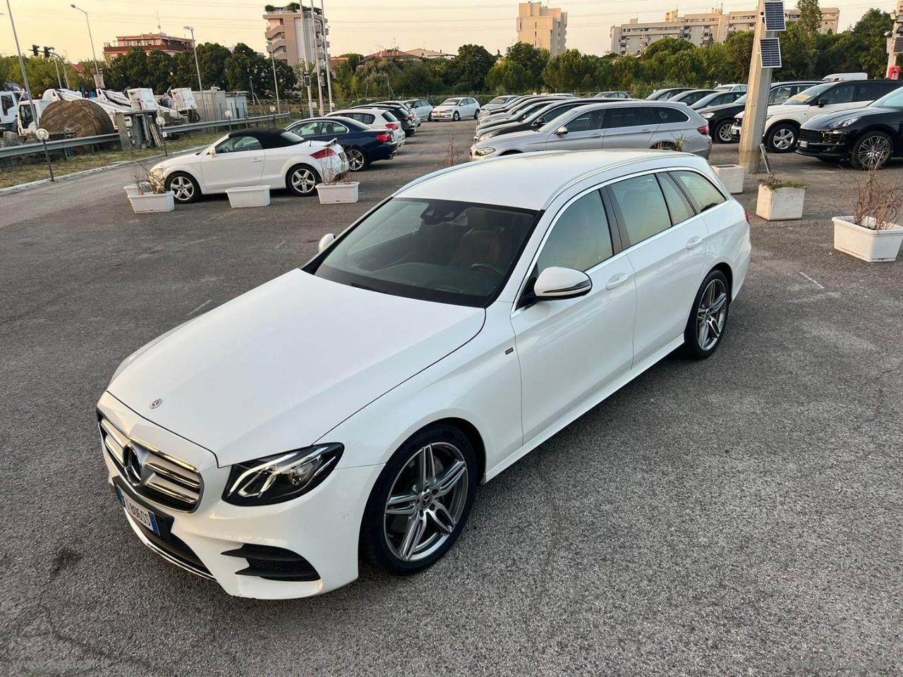 MERCEDES-BENZ E 220 d S.W. Auto Premium