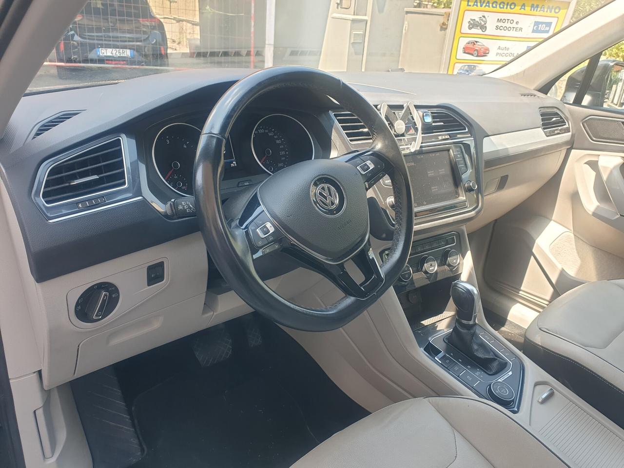 Volkswagen Tiguan 2.0 TDI SCR DSG 4MOTION Business BMT