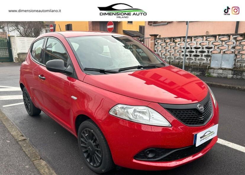 Lancia Ypsilon 1.0 FireFly 5 porte S&S Hybrid Ecochic Gold