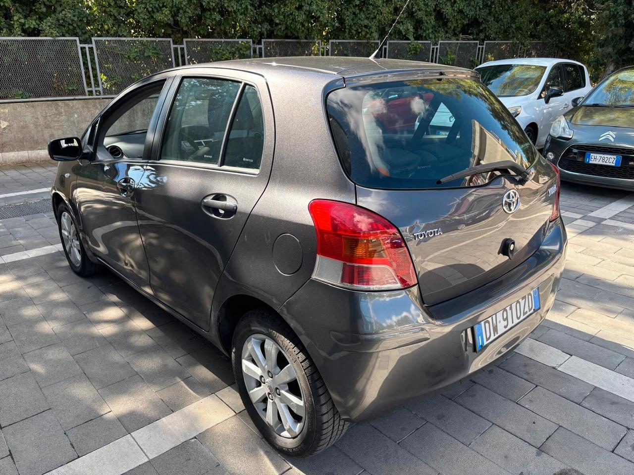 Toyota Yaris 1.4 5 porte Sol