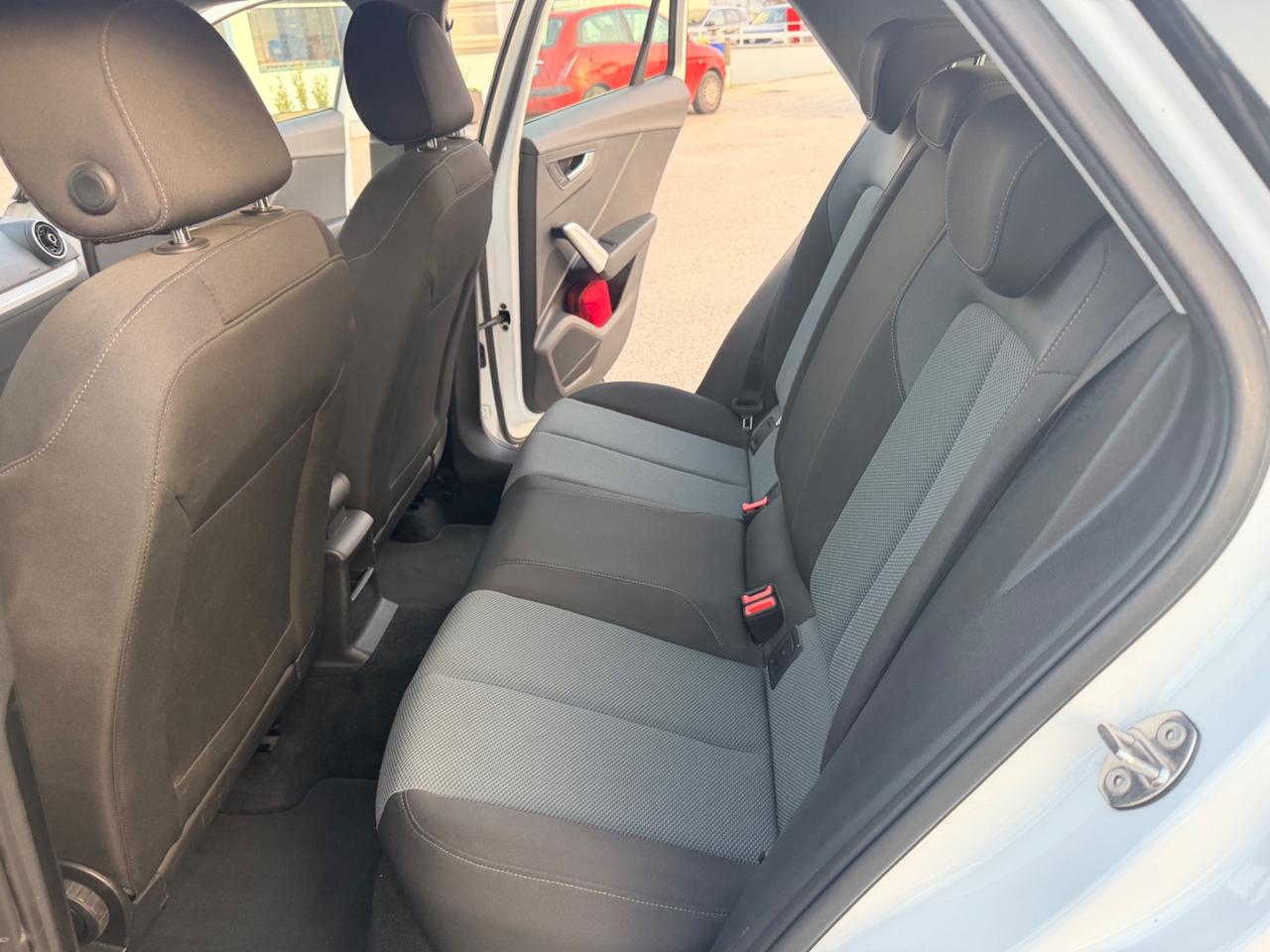 Audi Q2 30 TDI Business Design