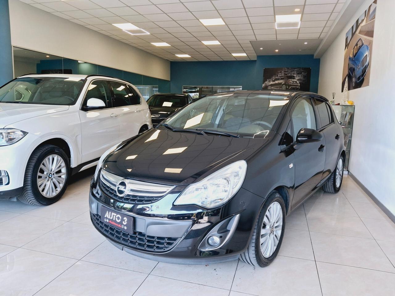 Opel Corsa 1.2 5 porte Cosmo
