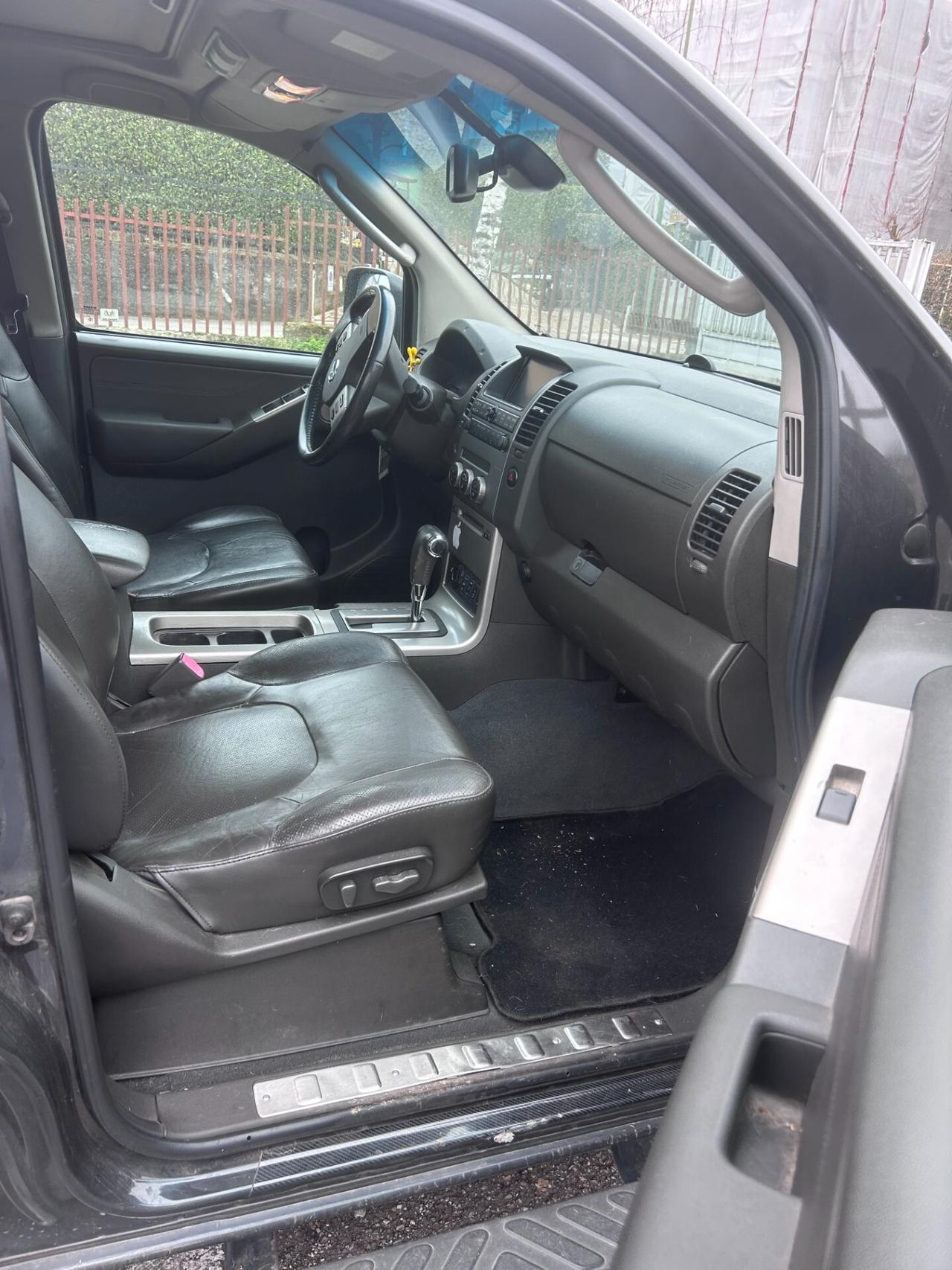 Nissan Navara 2.5 dCi 4 porte Double Cab Platinum