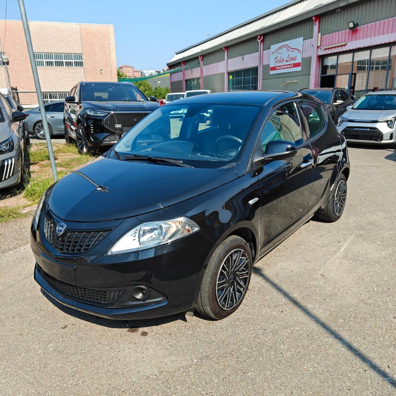 LANCIA Y Ypsilon 1.0 firefly hybrid Silver s&s 70cv
