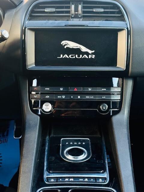 Jaguar F-Pace 2.0 D i4 Prestige AWD My19