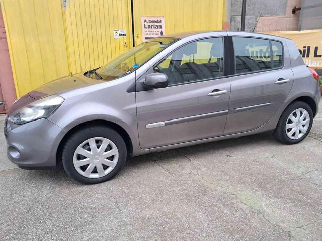 RENAULT Clio 1.2 16V 5 porte Luxe ok neopatentati