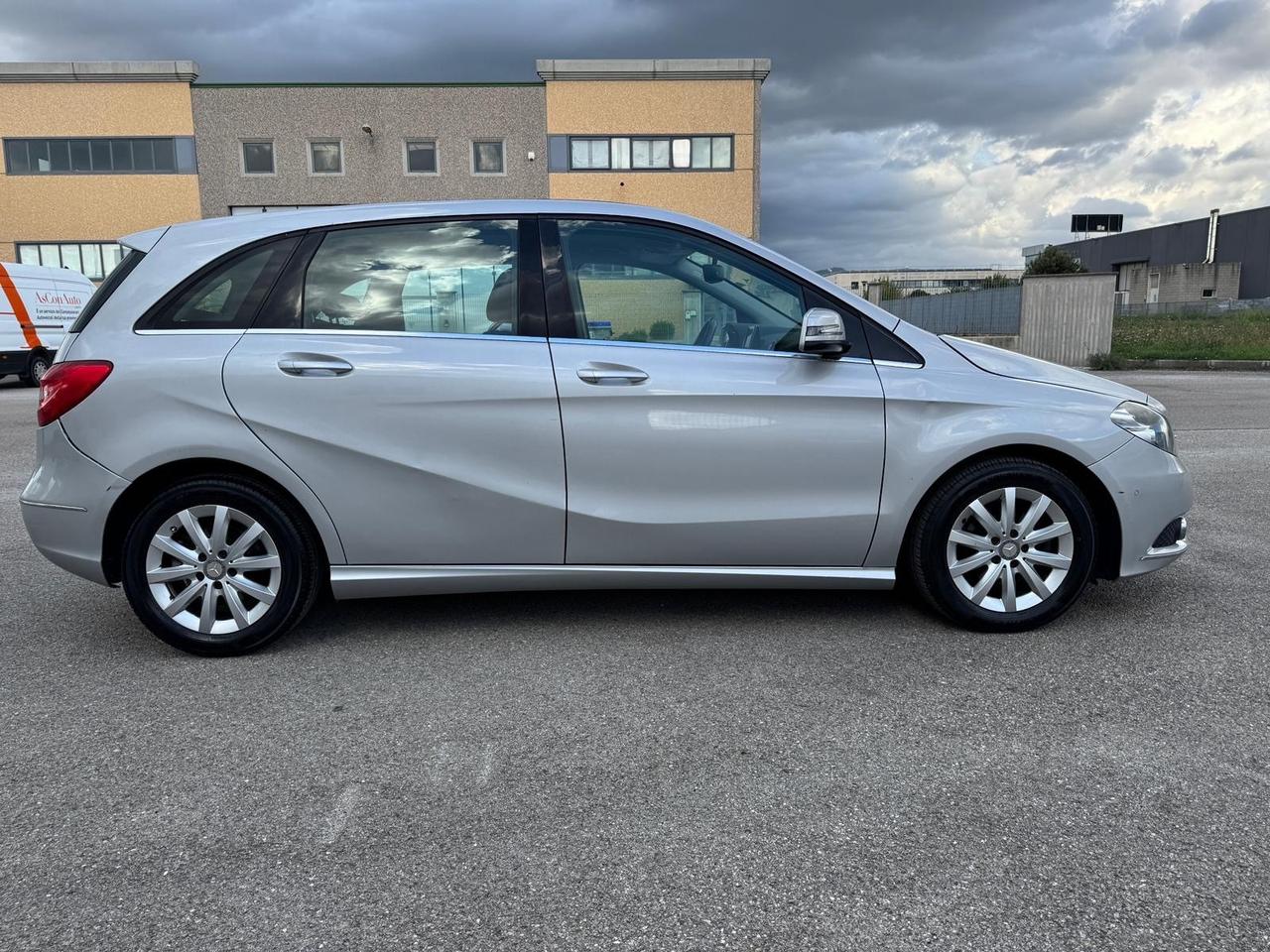 Mercedes-benz B 180 d Premium