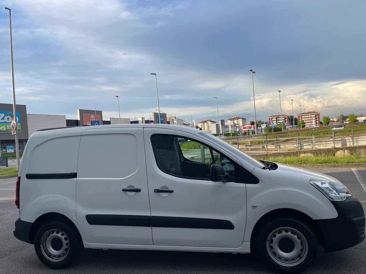 Peugeot Partner Tepee BlueHDi 75 Active