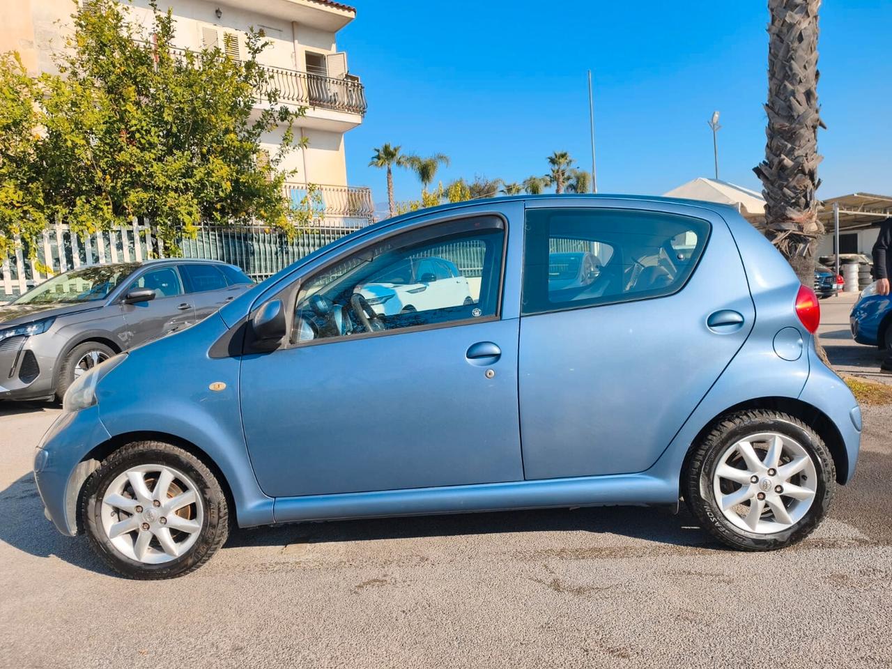 Toyota Aygo 1.0 12V VVT-i 5 porte Sol