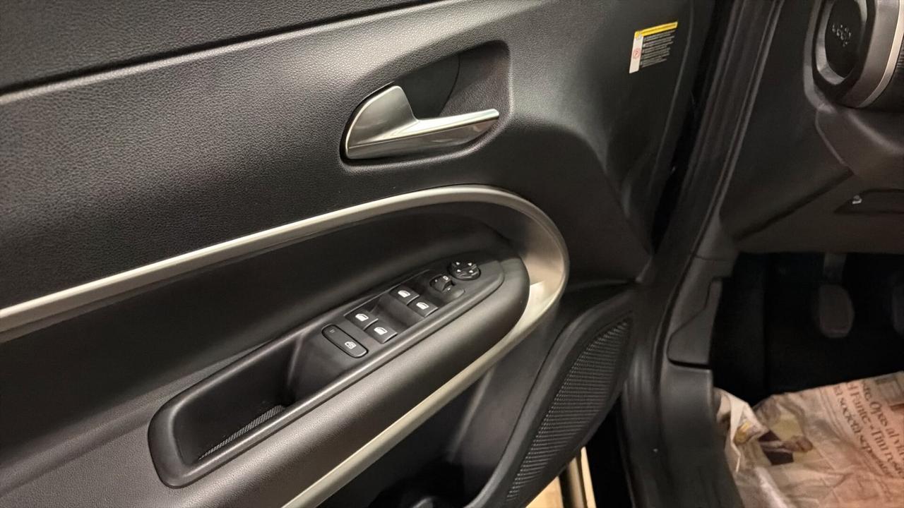 JEEP AVENGER 2024 1.2 Turbo 100 CV Altitude 14000KM
