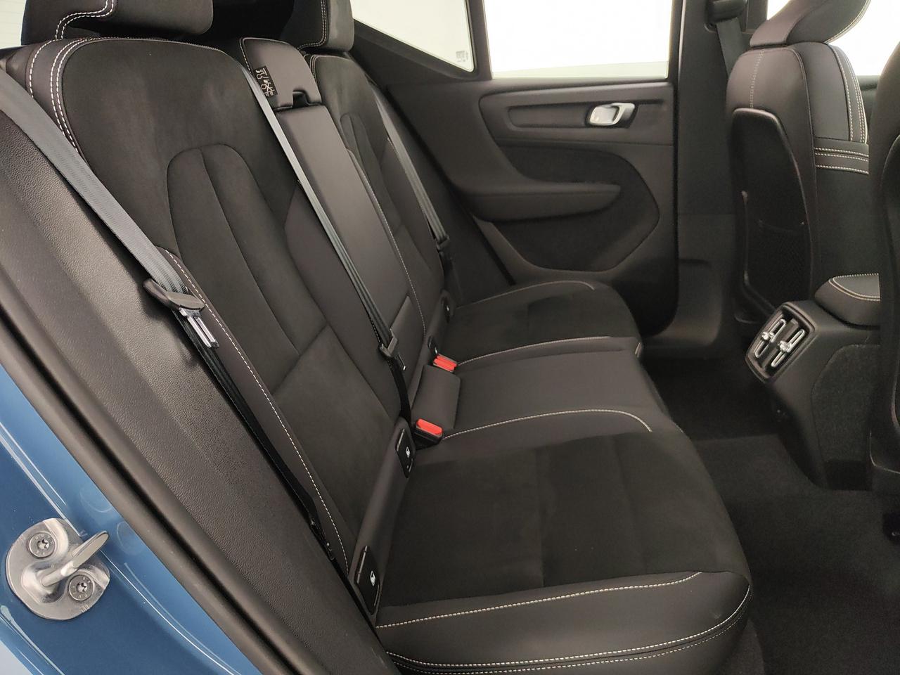 VOLVO XC40 2.0 b3 Ultimate Dark auto