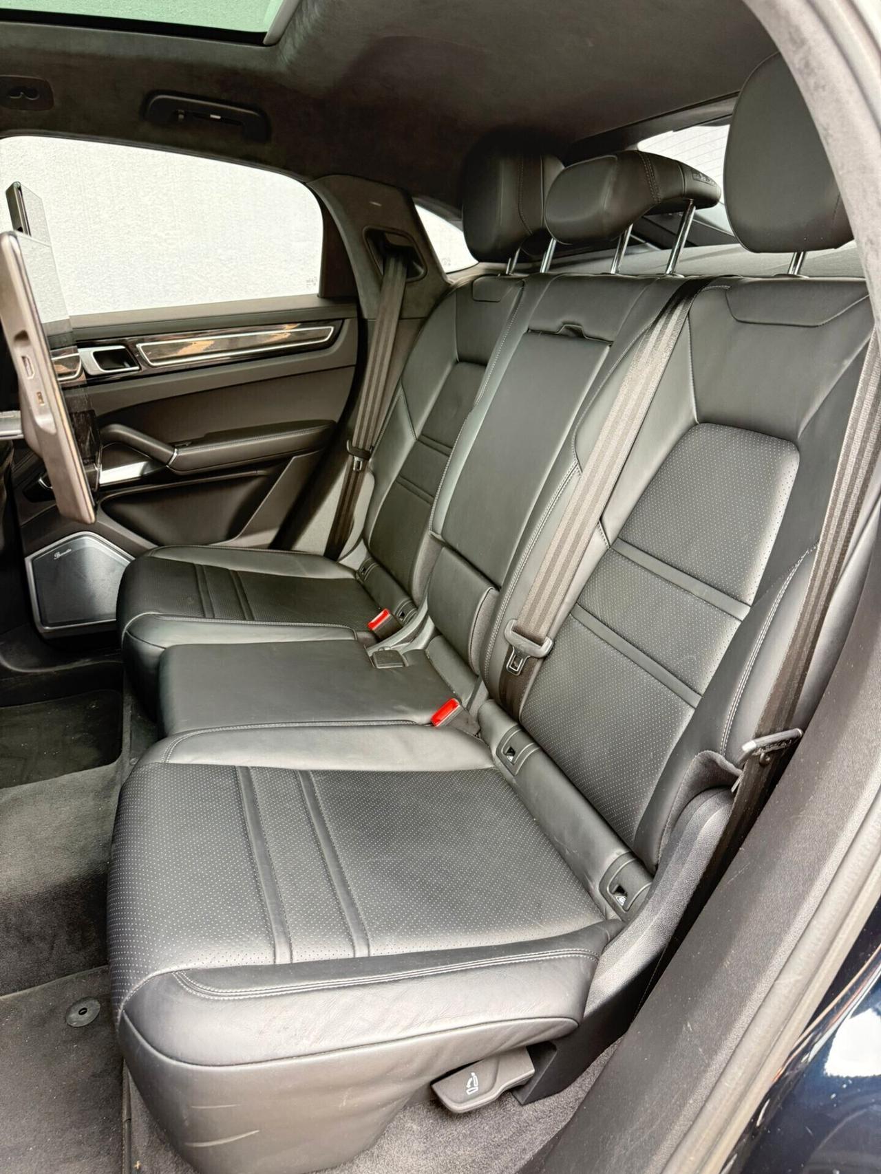 Porsche Cayenne Coupé 4.0 V8 Turbo S E-Hybrid 680 cv,