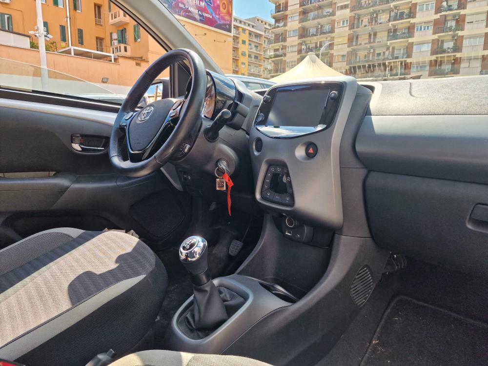 Toyota Aygo 5 Porte Aygo 5p 1.0 x-play 72cv km 21000