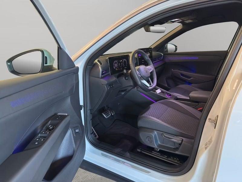 Volkswagen T-Roc 1.5 eTSI 110kW ACT R-Line DSG LED NAVI CAMERA 2026