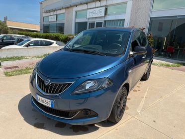 Lancia Ypsilon 1.0 FireFly 5 porte S&S Hybrid Silver