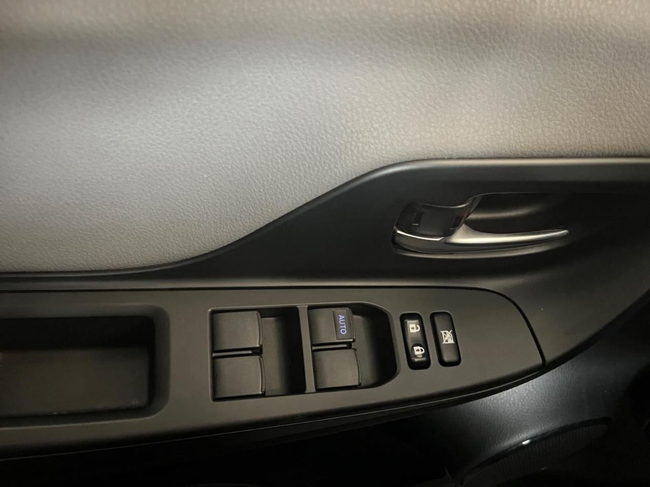 Toyota Yaris 5p 1.5h active