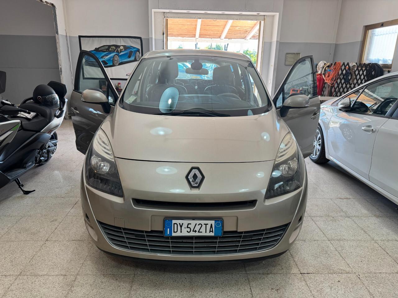 Renault Scenic Grand Scénic 7 POSTI 1.9 dCi/130CV NAVI-PELLE