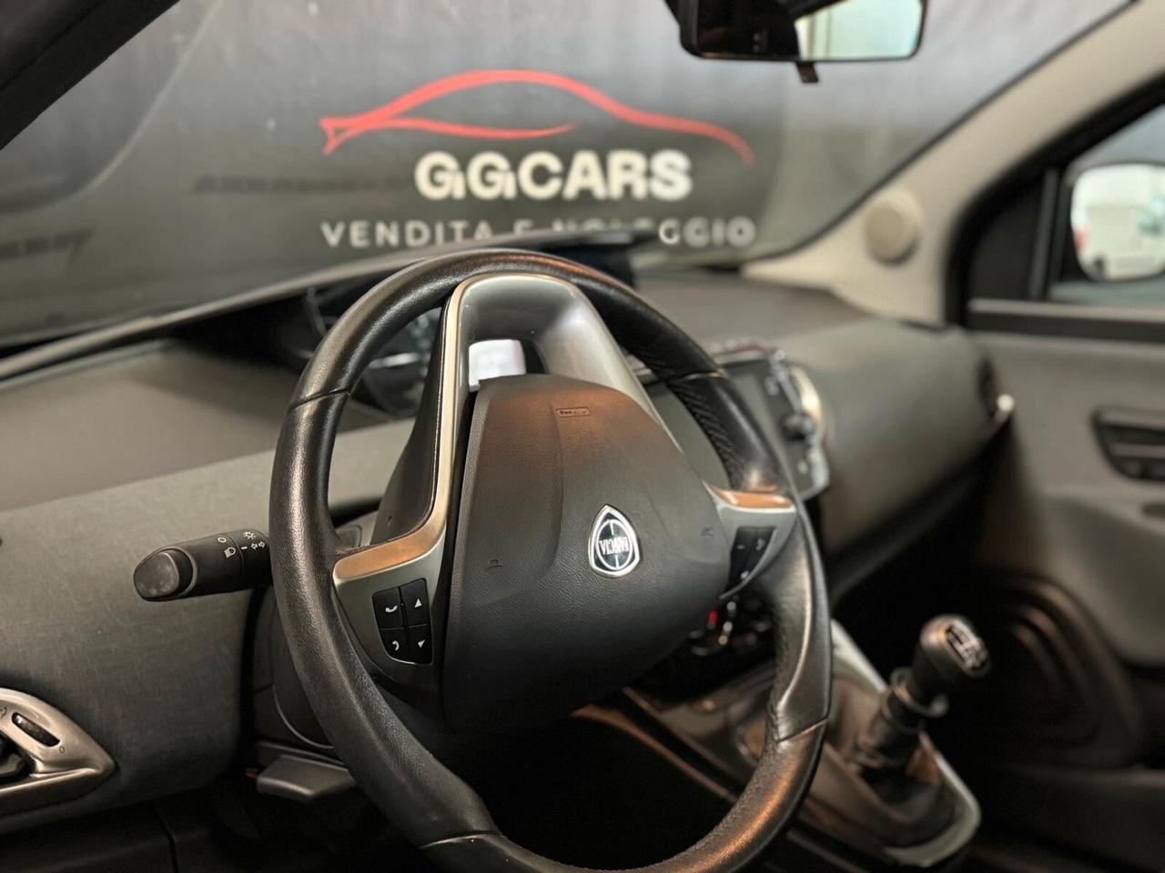 Lancia Ypsilon 1.0 FireFly 5 porte S&S Hybrid Ecochic Gold