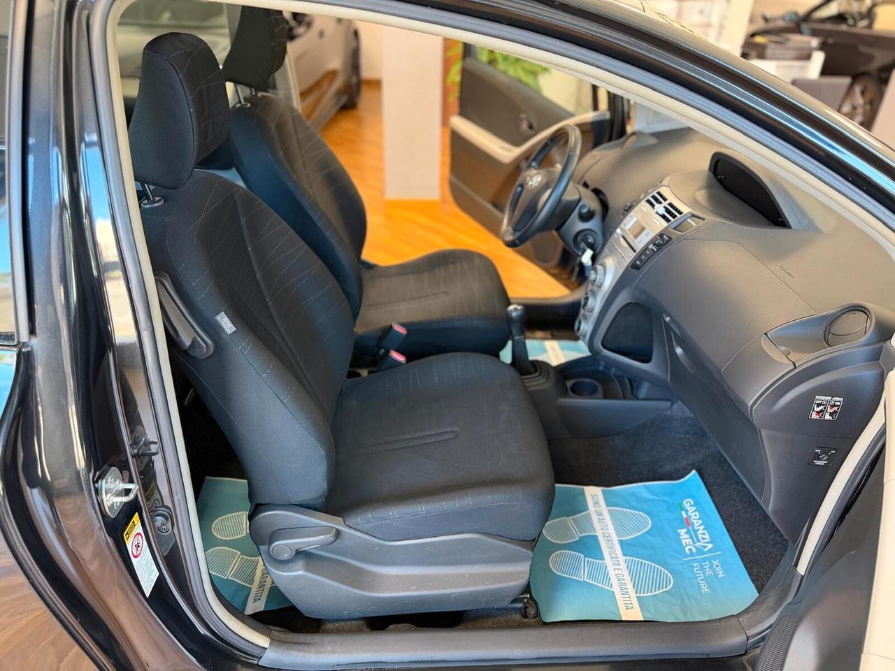 Toyota Yaris 1.0 3 porte Sol